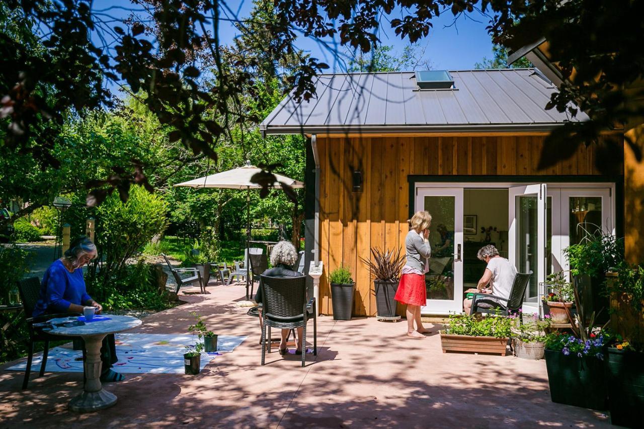 Wisteria Guest House Ganges Exterior photo